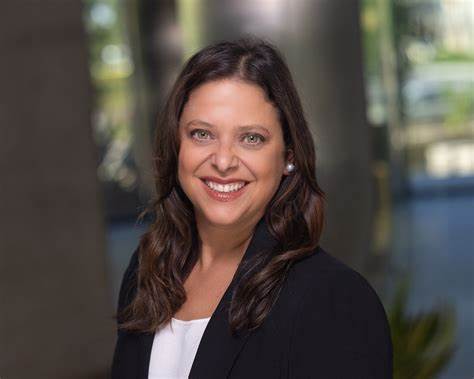 Headshot of Julie Seaman